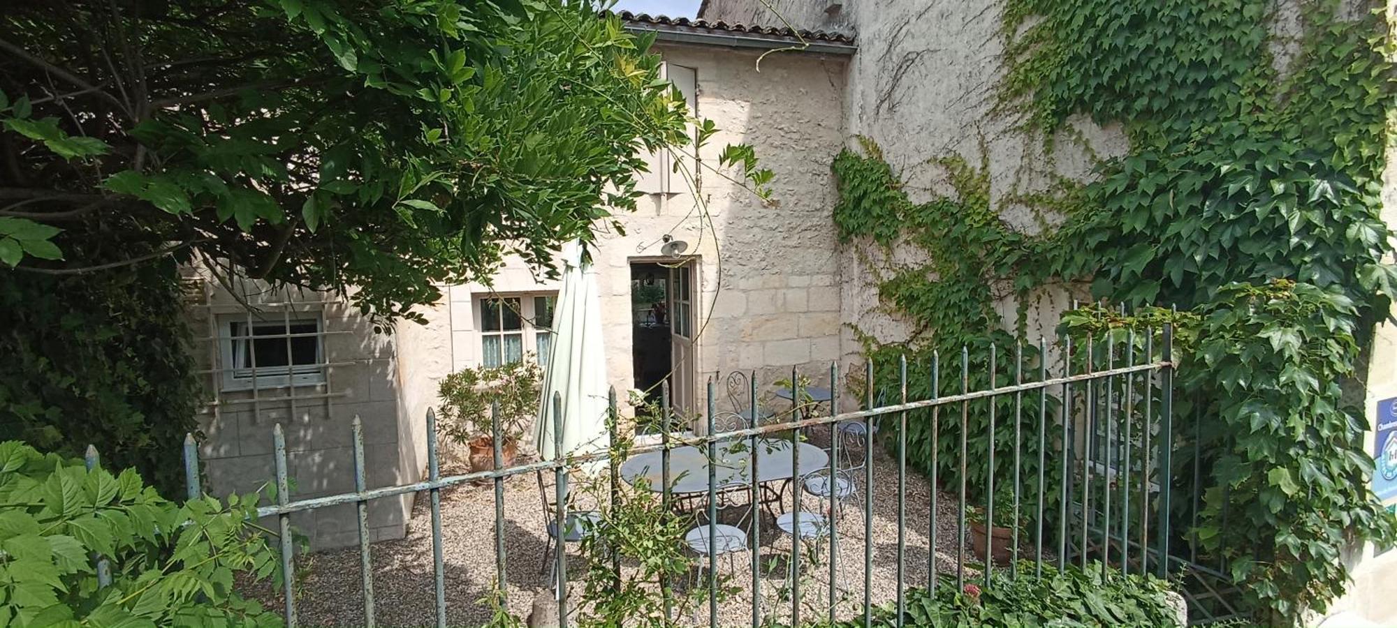 Chambre D'Hotes Spacieuse, Salle De Bain Privative Saint-Michel-de-Fronsac 外观 照片